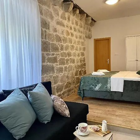 Helen Apartment