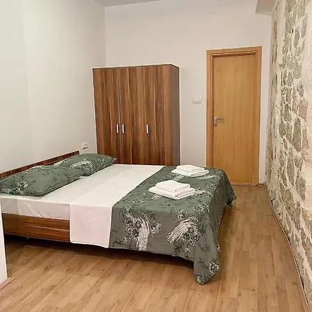 Helen Apartment *